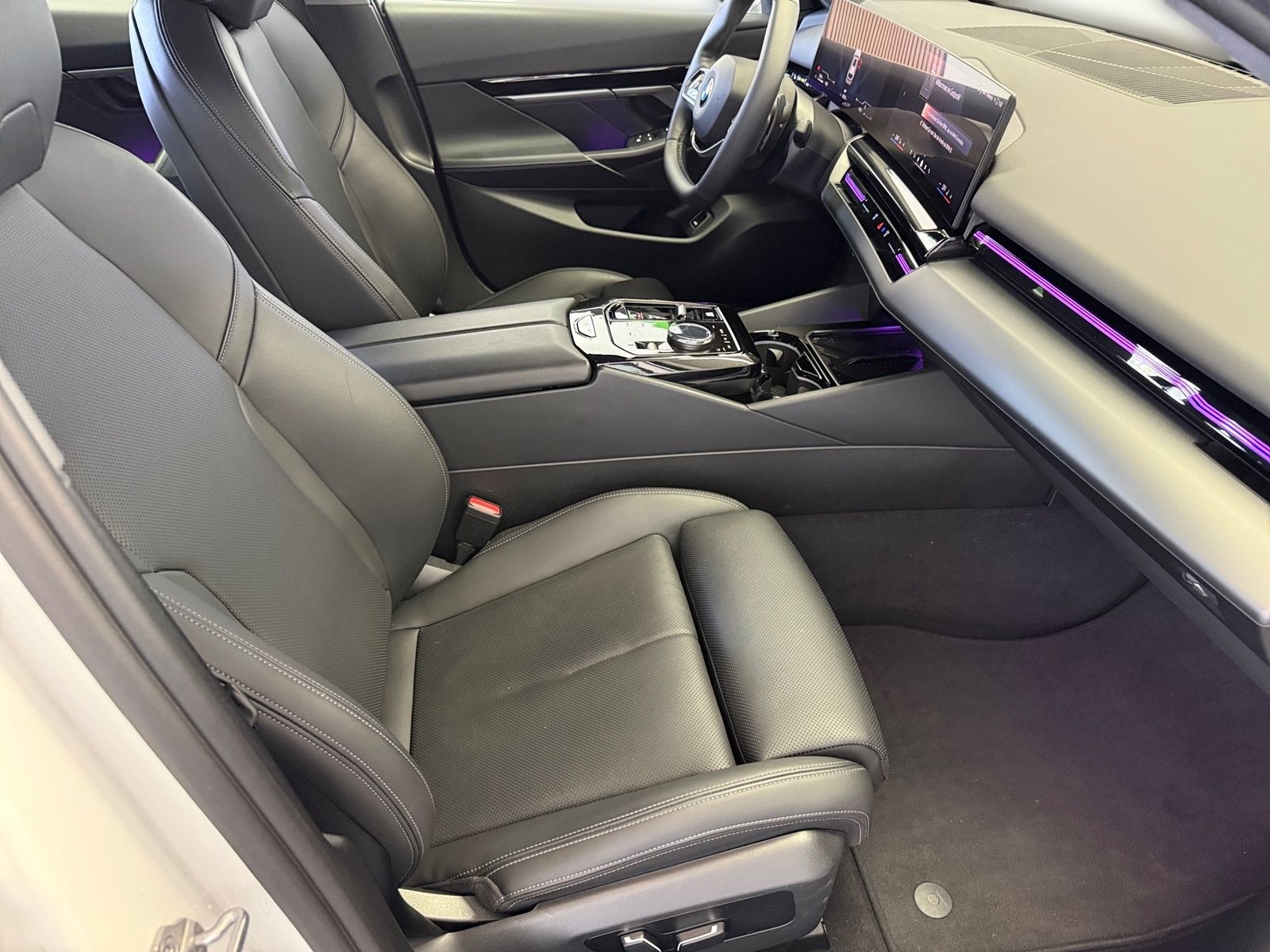 BMW 520dTouring*LED*Navi*Kamera*DriveAssist*Leder* foto 17