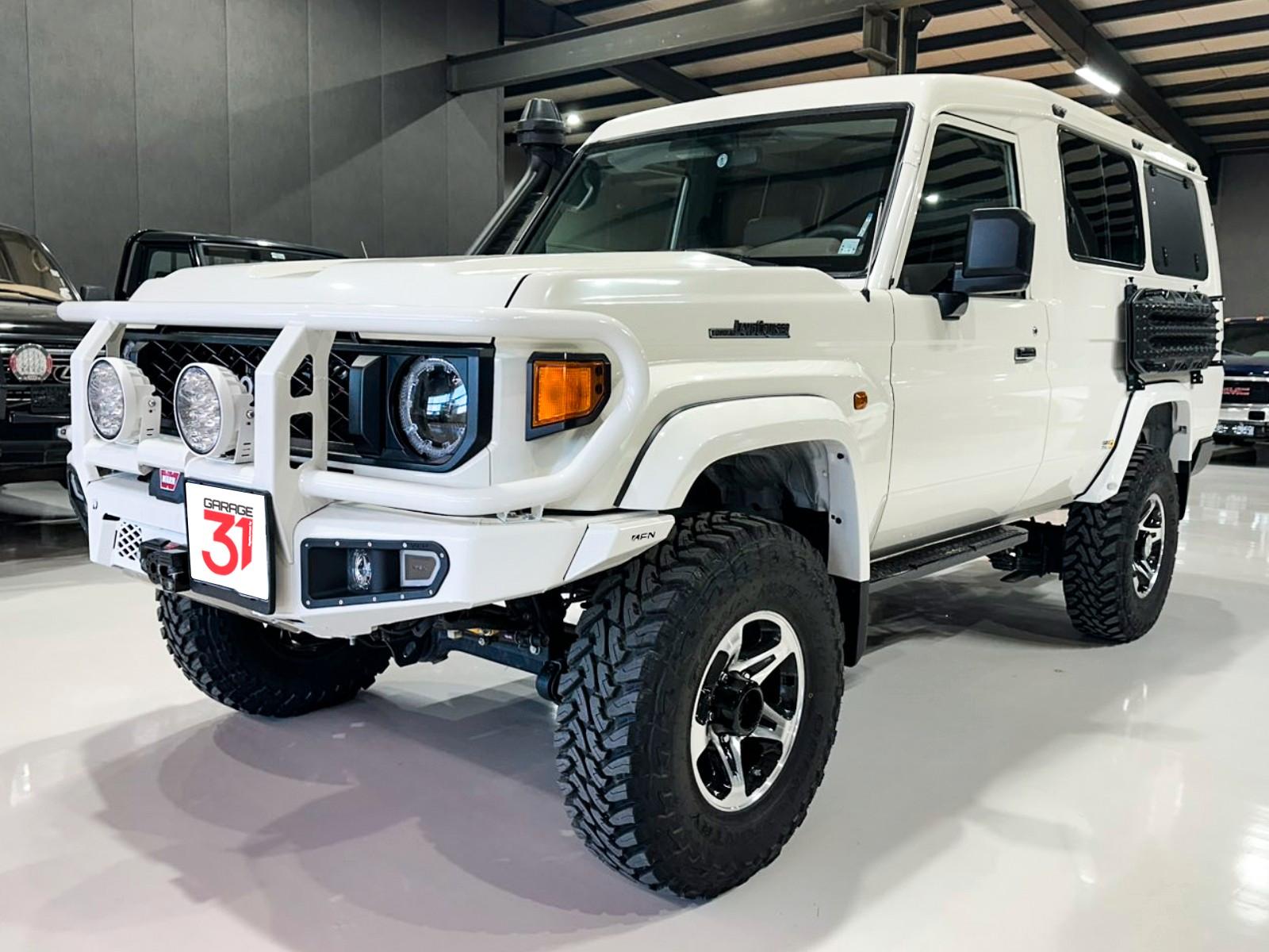 Toyota Land Cruiser - GRJ78