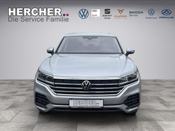 Volkswagen Touareg - 2