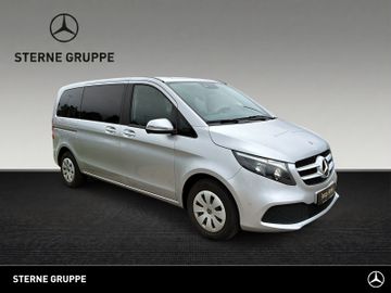 Mercedes V 220 - 2