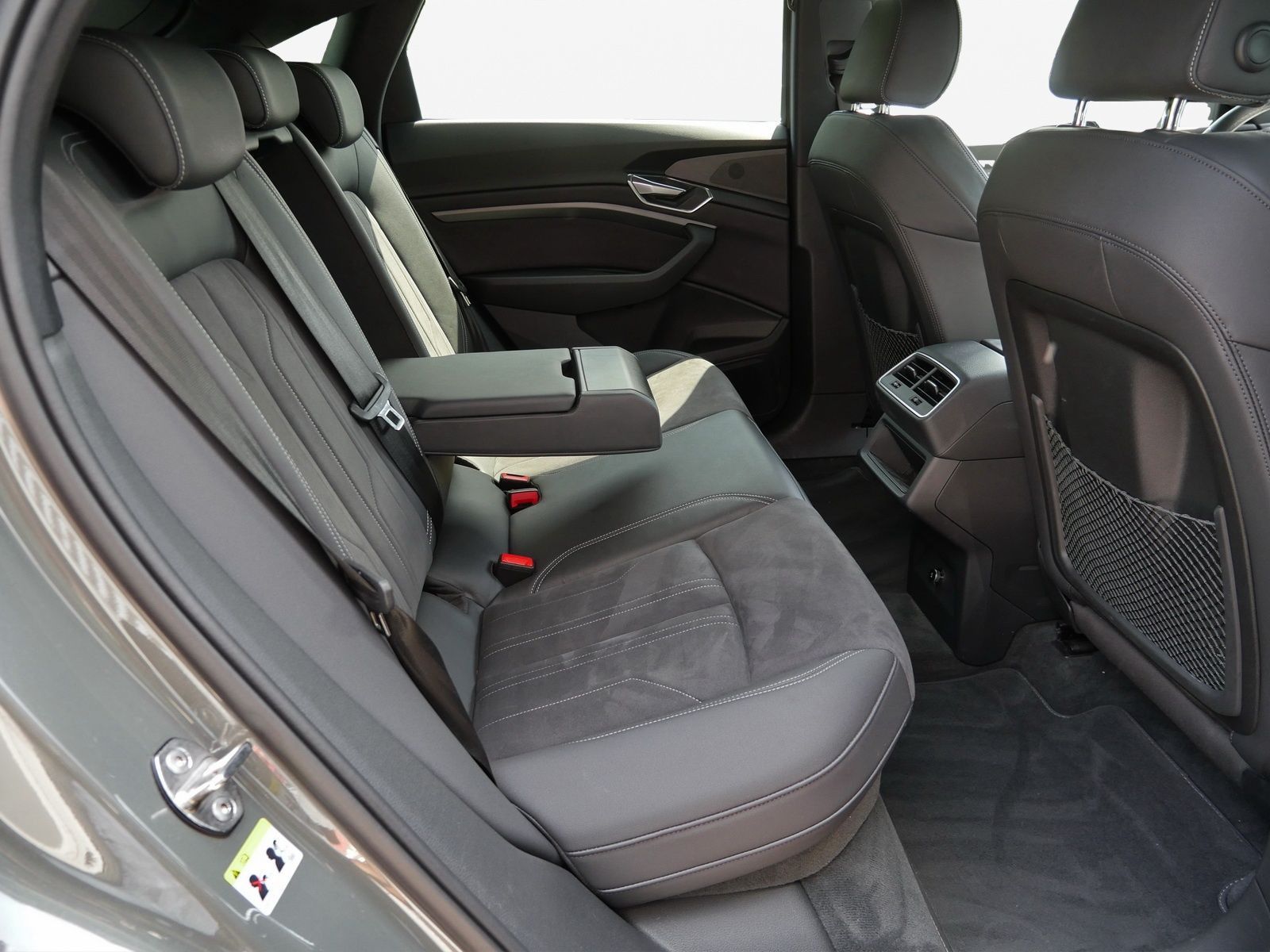 Audi Q8 e-tron - Bild 16