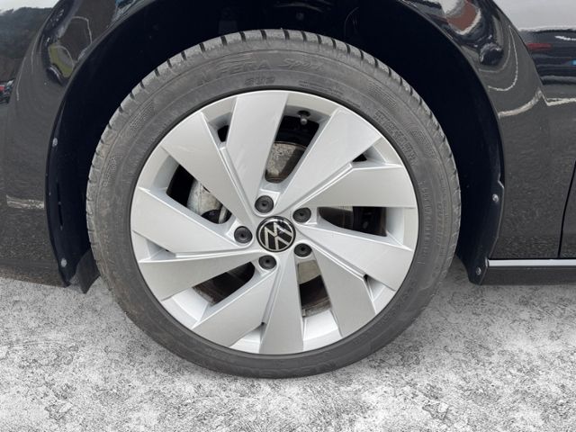 Fahrzeugabbildung Volkswagen Golf VIII 1,5 l TSI Style 6-Gang KLIMA LED NAVI