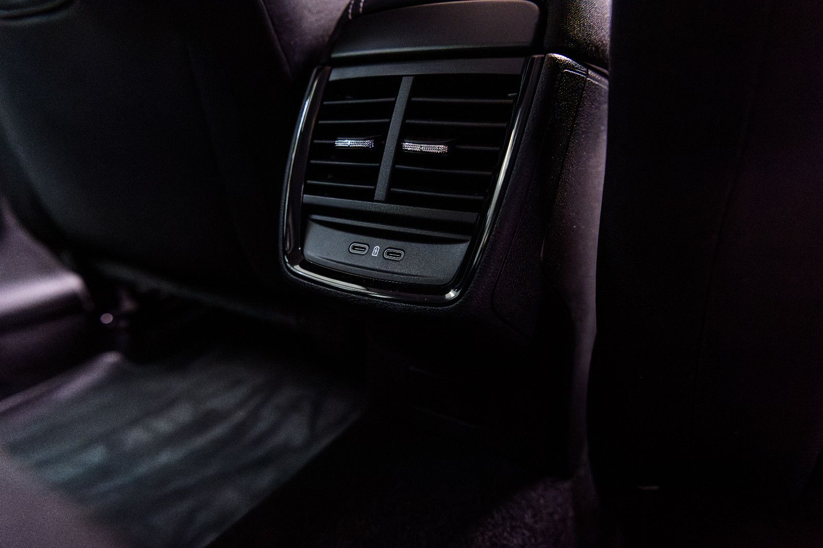 Fahrzeugabbildung SKODA Kamiq Selection 1.0 TSI LED+KAMERA+ACC+APP