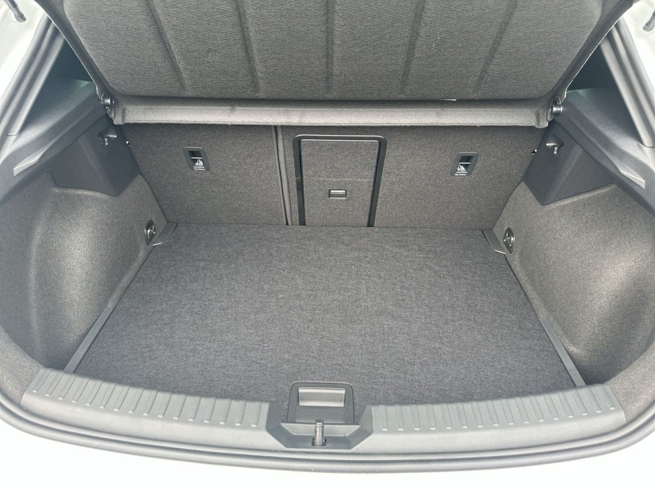 Fahrzeugabbildung CUPRA Leon 1.5 eTSI 7-Gang-DSG