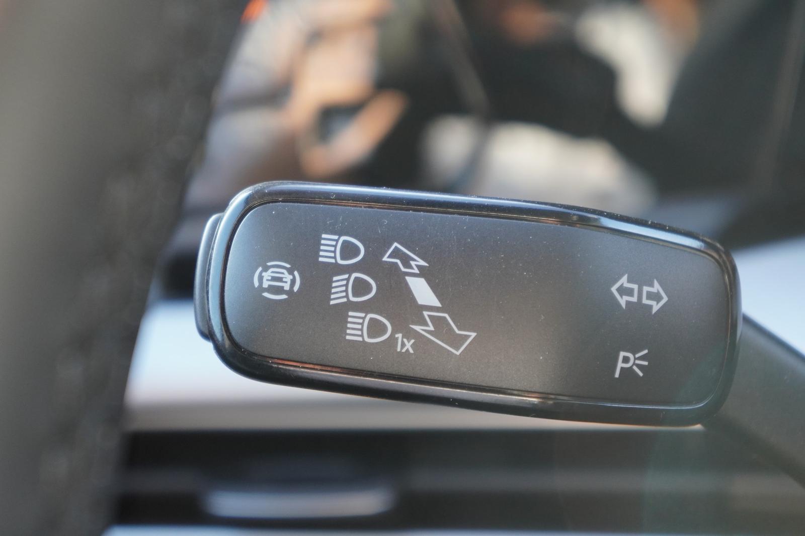Volkswagen Golf VIII Variant 2.0 TDI DSG Life Standheizung, миниатюра 26