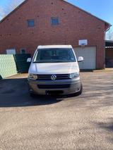 Volkswagen T5 Caravelle Profiausbau wie California - weiße Volkswagen T5 California