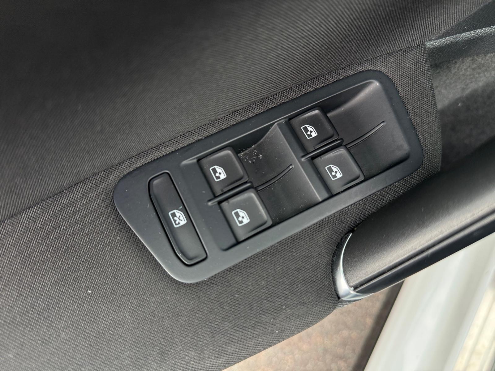 Volkswagen Golf VII 1.4 Xenon Alcantara Sitzheizung PDC