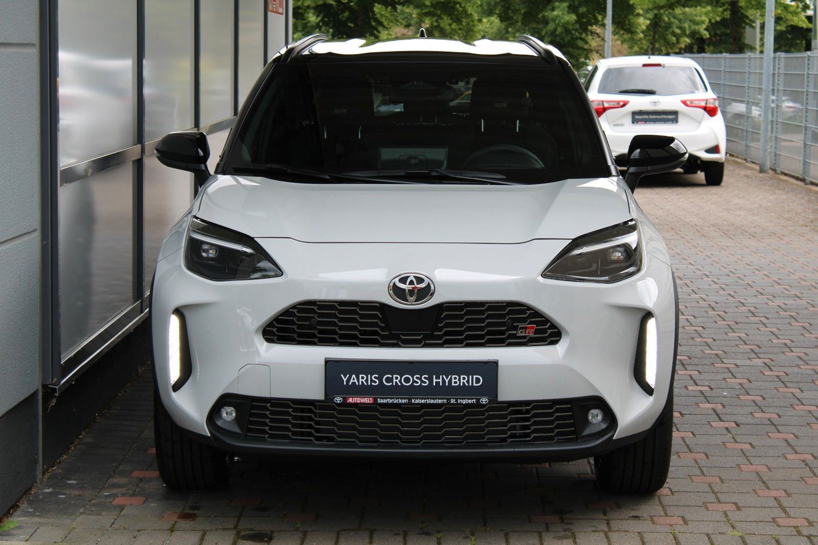 Fahrzeugabbildung Toyota Yaris Cross Hybrid GR Sport + PREMIUM-Paket