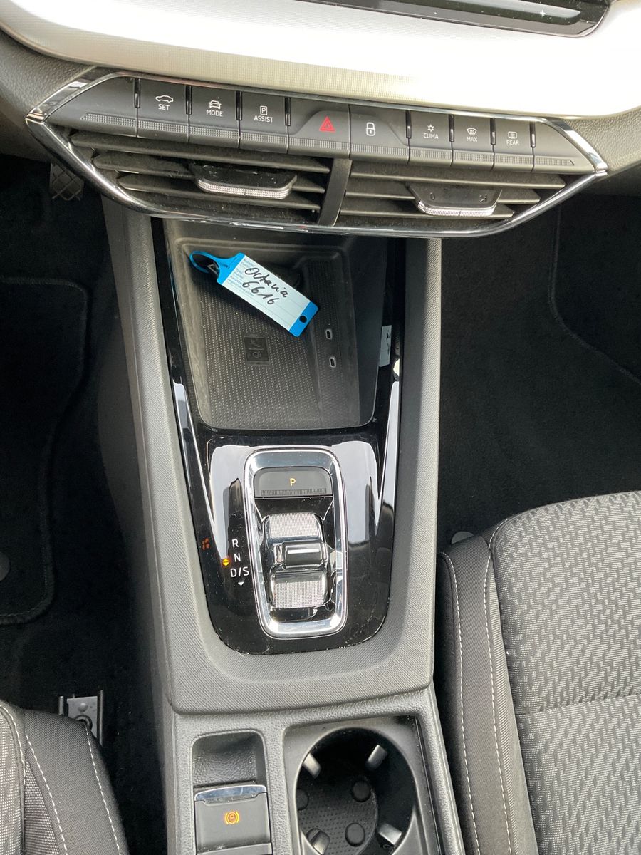 Fahrzeugabbildung SKODA Octavia Combi 1.4 TSI iV DSG,HeadUp,Navi