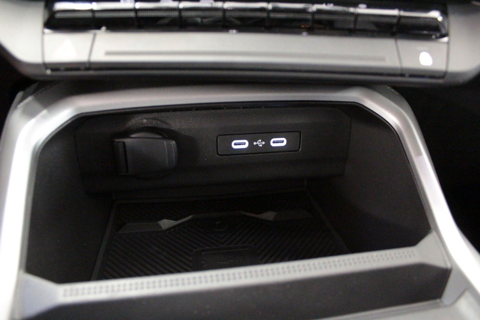 Fahrzeugabbildung Dacia Bigster hybrid   140 Journey   Winterpaket *City