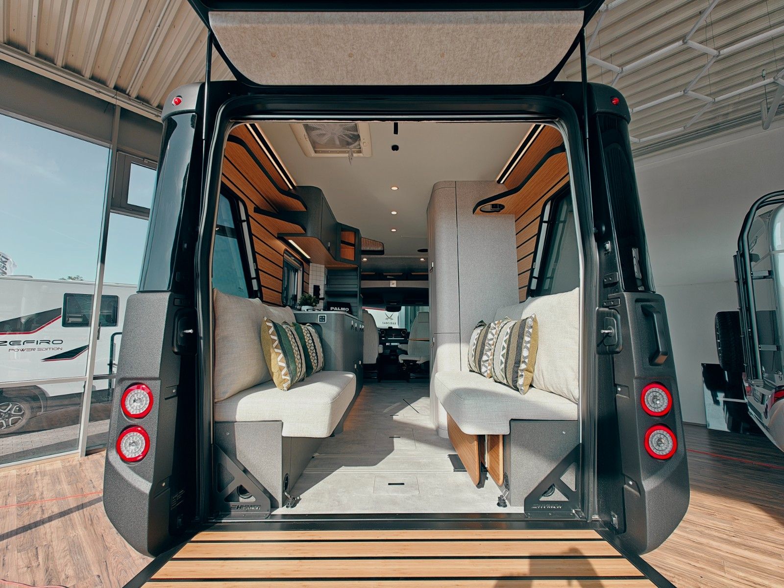Fahrzeugabbildung HYMER / ERIBA / HYMERCAR VENTURE S 4x4 2026 by palmo