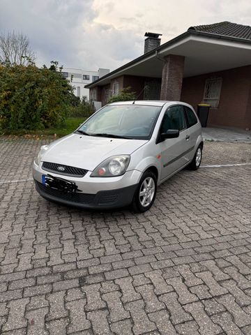 Ford fiesta tüv neu bremsen neu reifen neu