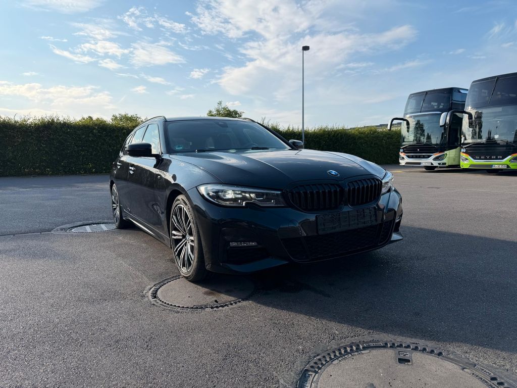 Image of BMW 330