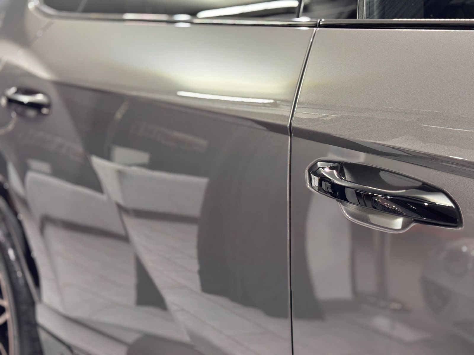 Fahrzeugabbildung Lamborghini URUS SE|BANG/OLUFSEN|PANO|MY25|BLANCO COC