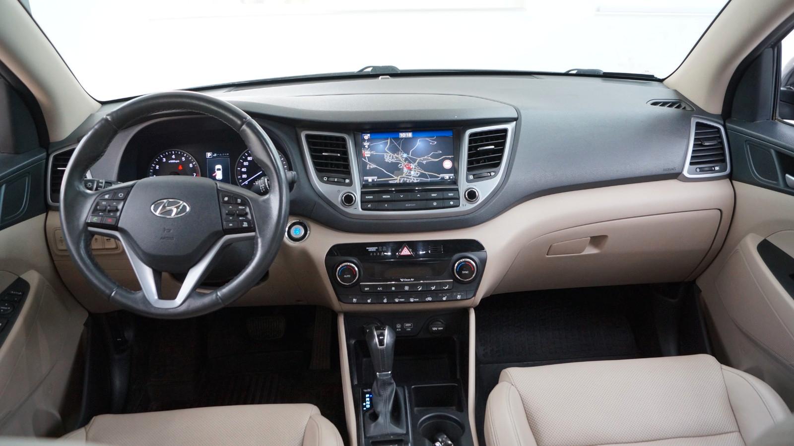 Hyundai Tucson Premium 4WD Automatik Kamera LED PDC BC
