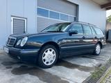 Mercedes-Benz Mercedes Benz E 320 4 Matic Kombi - gebrauchte Mercedes-Benz E 320 aus dem Jahr 1998