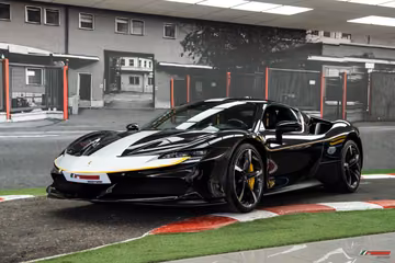 2021 Ferrari SF90 照片 1