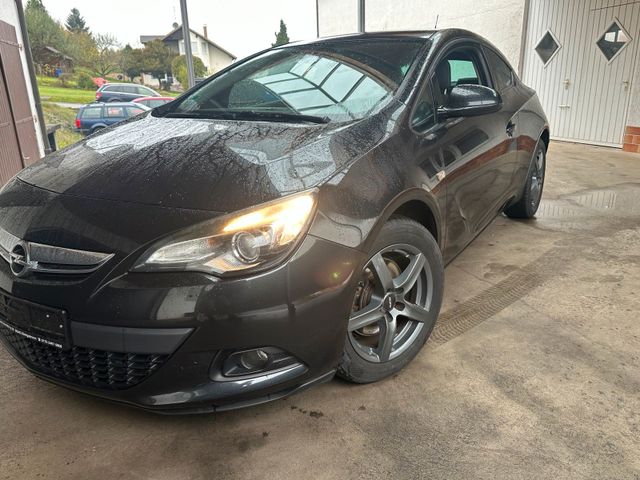 Opel Astra GTC 1.6 Turbo Edition