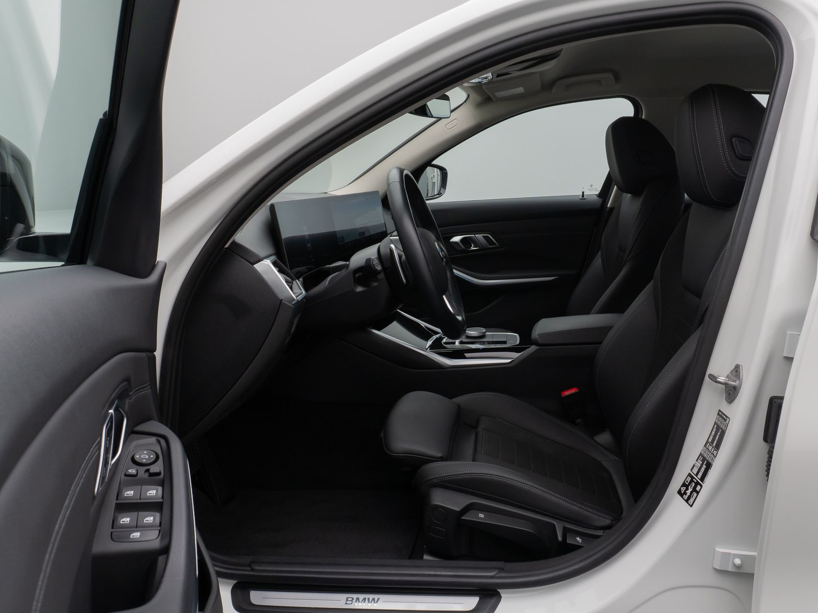 Fahrzeugabbildung BMW 320i xD DAB CockPit+ PDC DrivingAssit AHK Sport