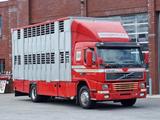 Volvo FM 250 4x- Livestock 2 deck - Lifting floors - L - Volvo Radlader L25