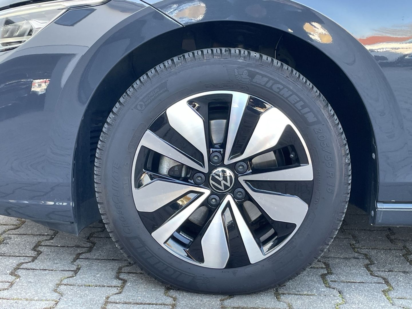 Golf VIII 2.0 TDI DSG Goal AHK/Kamera/Navi/ACC