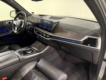 BMW X7 - 10