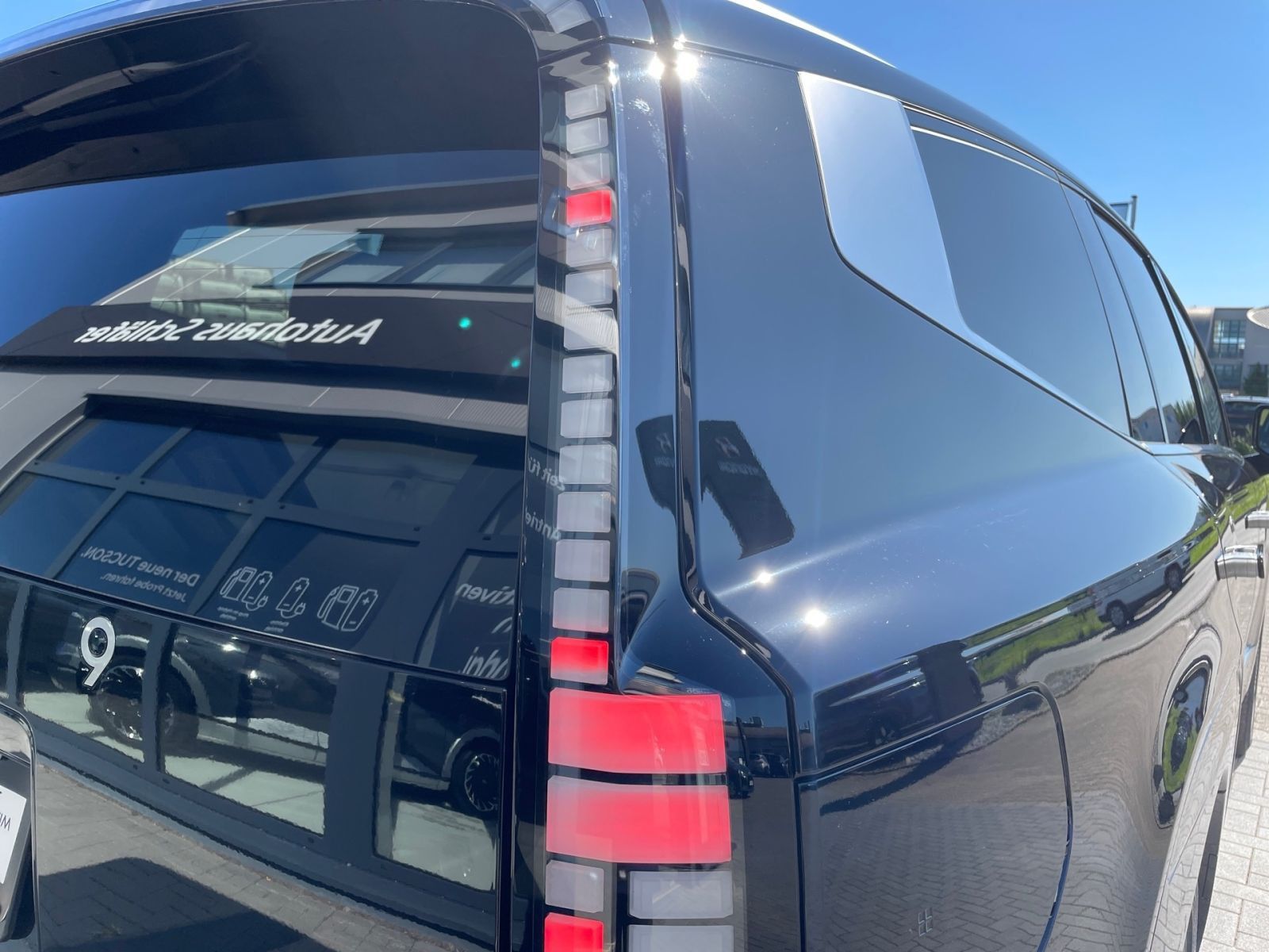 Fahrzeugabbildung Hyundai IONIQ 9 UNIQ 110 kWh 4WD 6-Sitzer Panno Relax