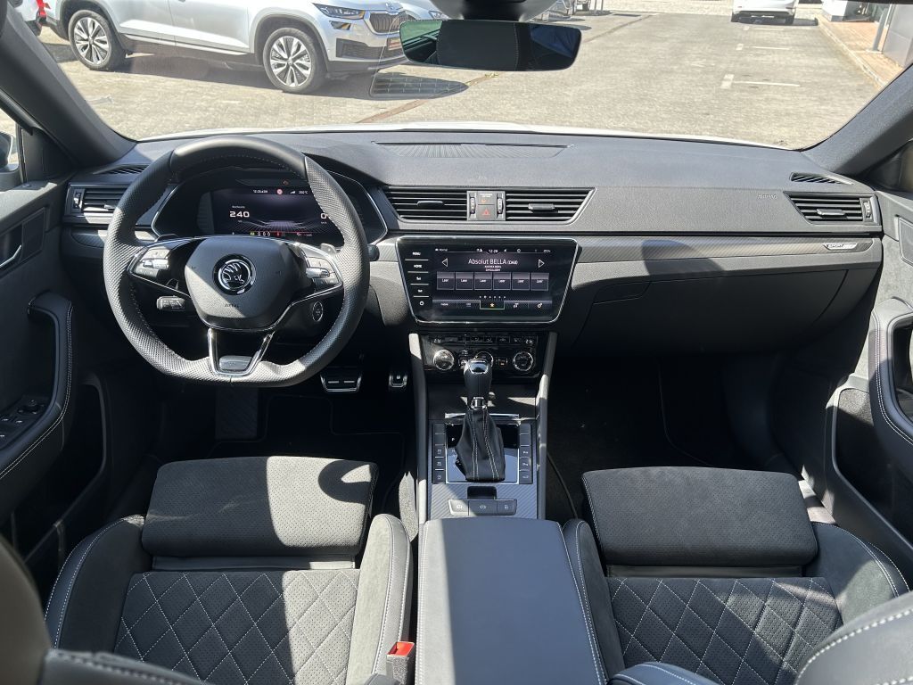 Fahrzeugabbildung SKODA Superb Combi 2.0 TDI DSG Sportline+Busin.Columbu