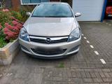 Opel,,Astra GTC,, - Opel Astra mit Benzin-Antrieb: Sportwagen, Automatik