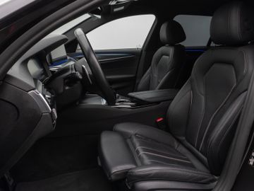 Fahrzeugabbildung BMW 520d M Sport Kamera DAB HiFi Stop&Go Komfort