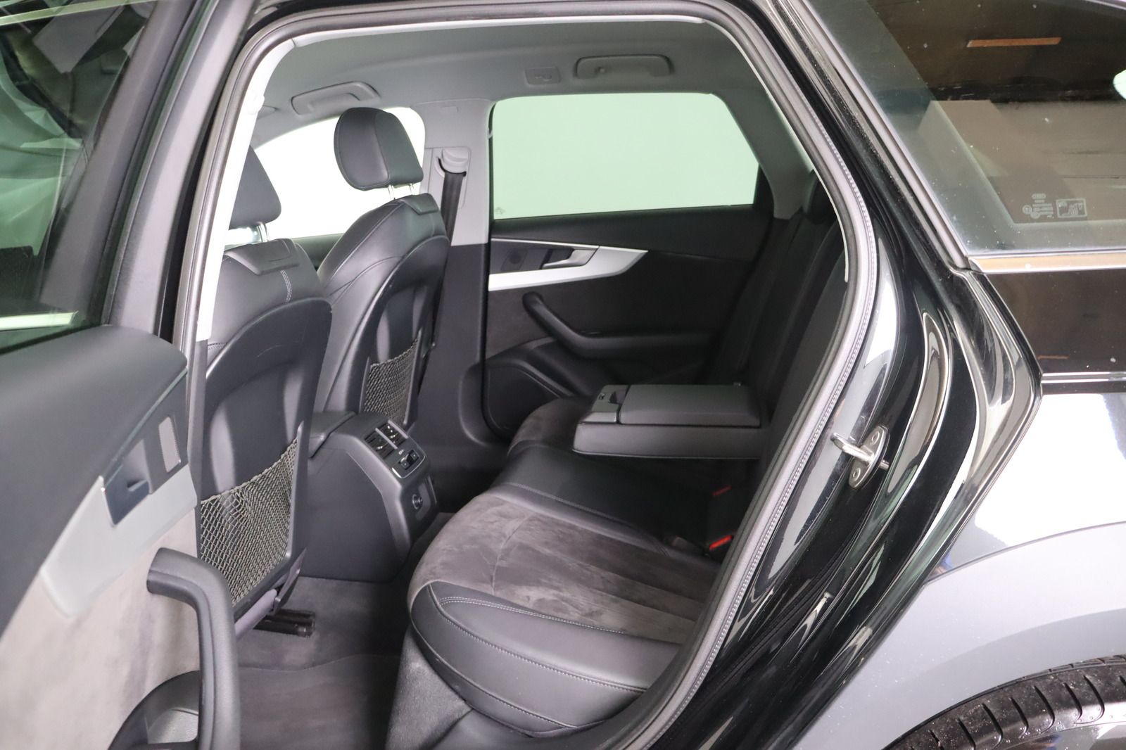 Fahrzeugabbildung Audi A4 Allroad Quattro LED * Sportsitze * Navi * Sit