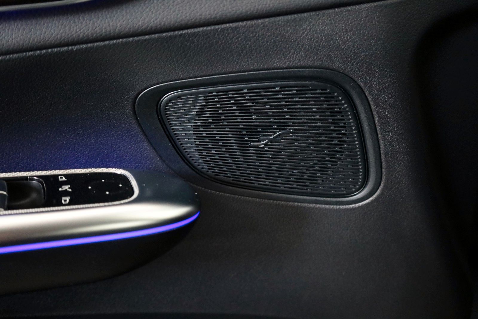 Fahrzeugabbildung Mercedes-Benz GLC 300 de 4M Avantgarde,Leder,Navi,360°,AHK,+WR