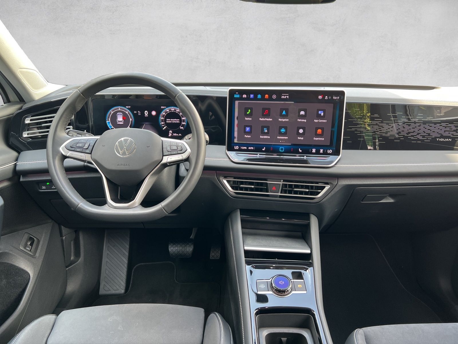 Tiguan Elegance 2.0 TDI DSG 4M Navi*ACC*Standhzg