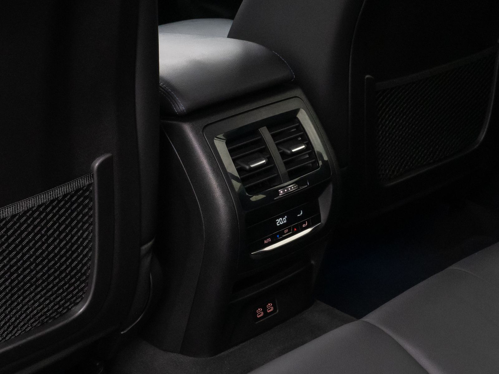 Fahrzeugabbildung BMW X3 xD30e M Sport DAB CockPit+ PDC AHK LED 19Zoll