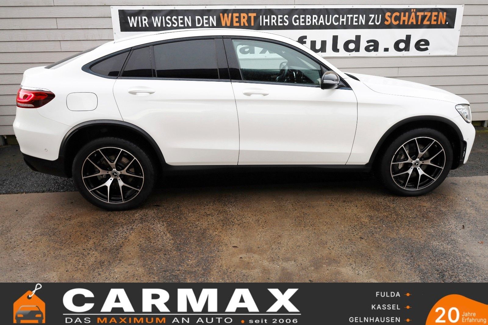 Fahrzeugabbildung Mercedes-Benz GLC 300e 4M Coupe AMG Leder,Navi,LED,Park Paket