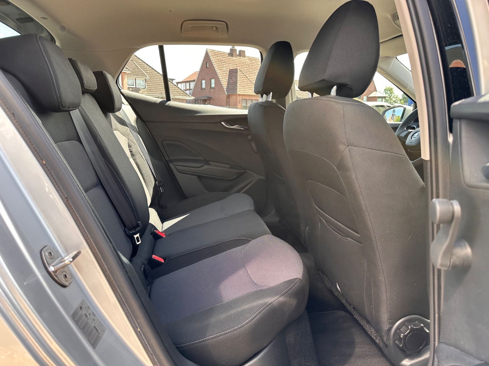 Fahrzeugabbildung SKODA Fabia 1.0 MPI Ambition APP/Klima/GJR