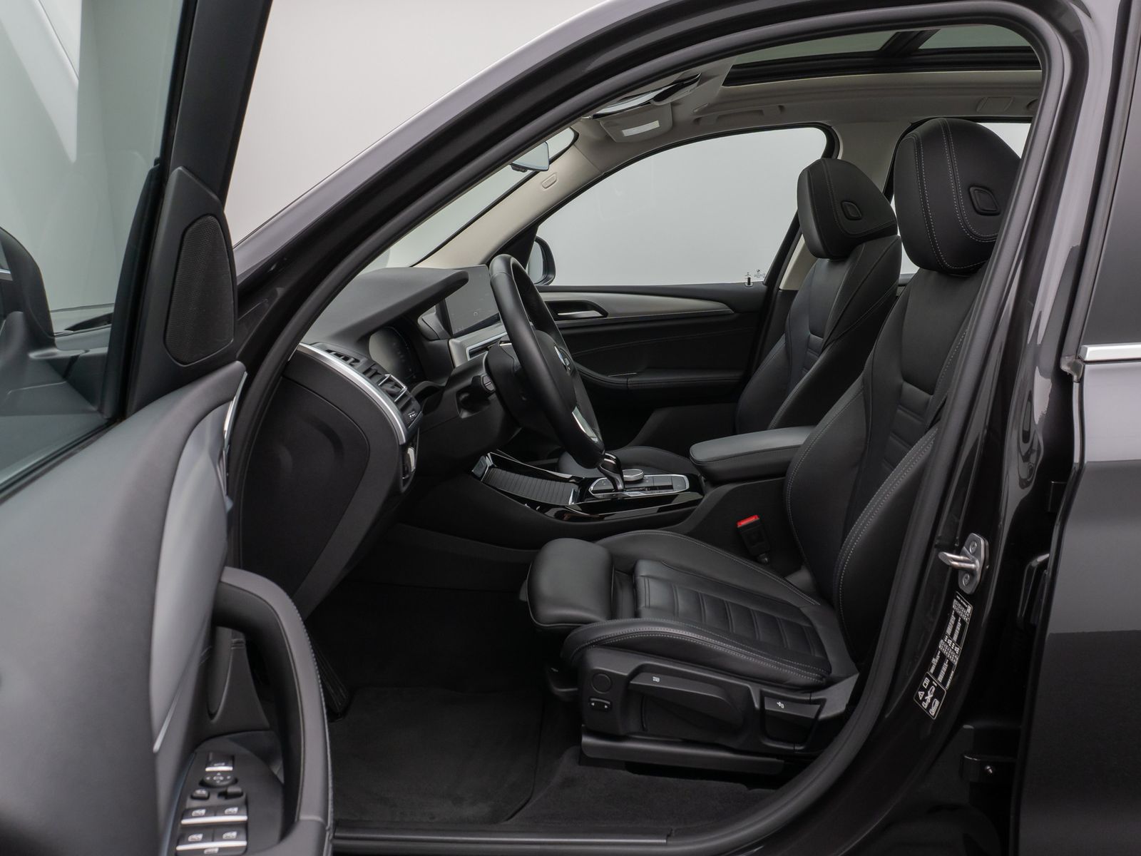 Fahrzeugabbildung BMW X3 xD20d Panorama Kamera DAB HiFi Komfort Alarm
