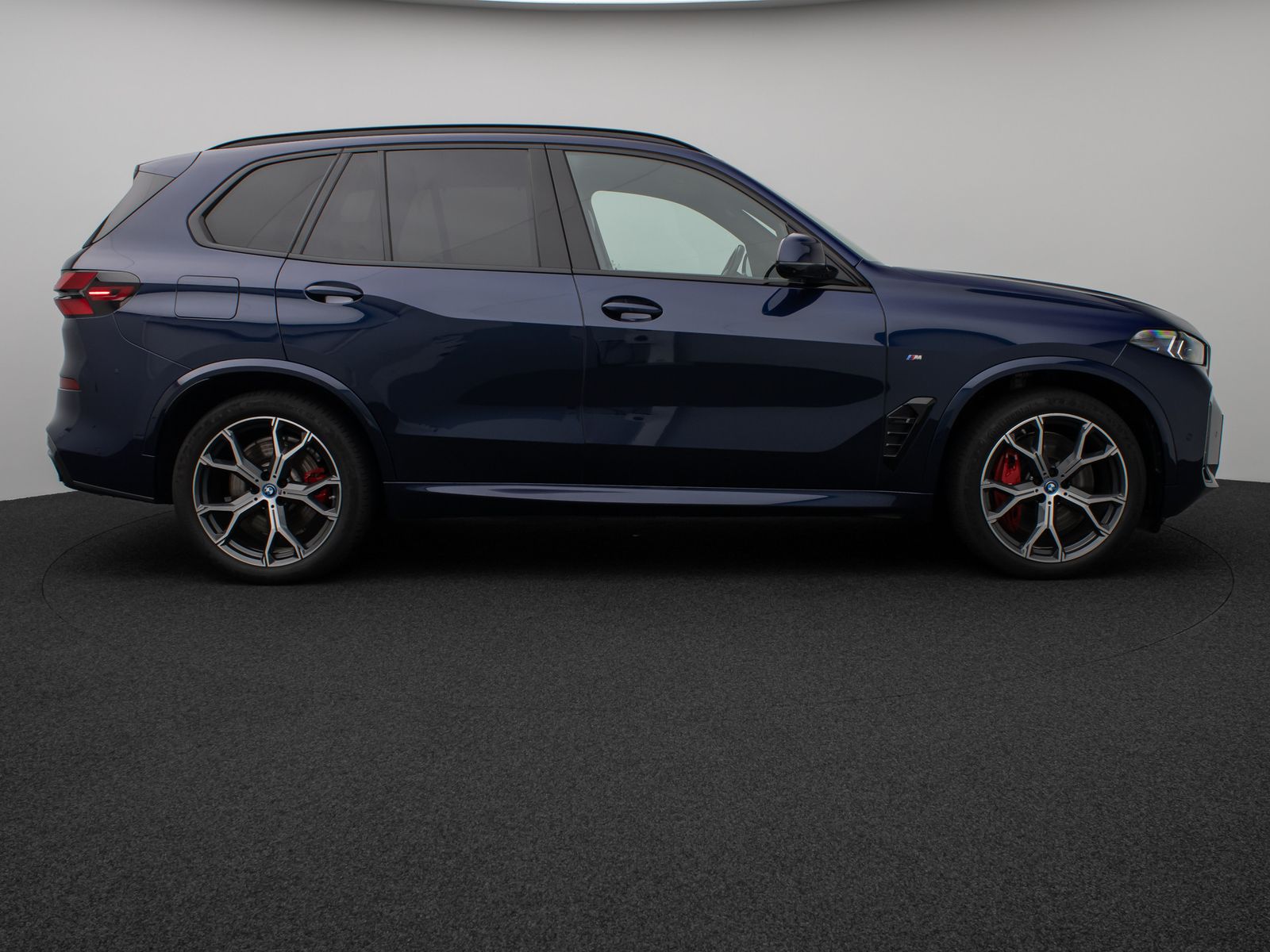 Fahrzeugabbildung BMW X5 xD50e M Sport Pro Pano SoftCL 360°HUD DAB H/K