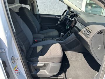 Fahrzeugabbildung Volkswagen Touran 2.0 TDI R Line LED AHK 7 Sitze