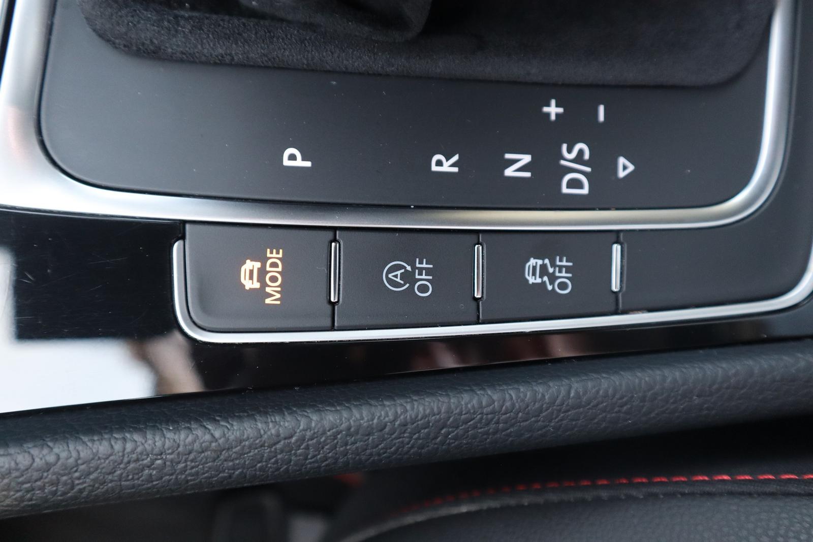 Volkswagen Golf VII 2.0 TSI GTI TCR LED Navi ACC Kamera USB