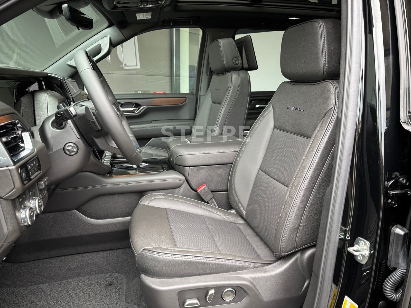 Gmc Yukon 2026 6.2V8 DENALI 24" AHK FACELIFT