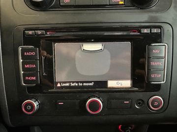 MYAUTOCENTER – Gebraucht- und Jahreswagen mit Werkstattservice in Pfaffenhofen Volkswagen Touran Comfortline *7-Sitzer*Freisprech*Klima*