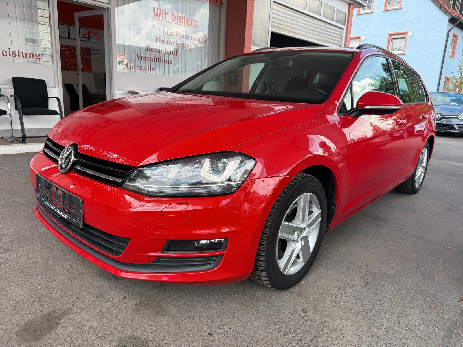 Volkswagen Golf - 1