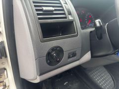 Fahrzeugabbildung Volkswagen T5 Kombi Kombi lang *8-SITZE / TÜV-12.2027 / 8-F