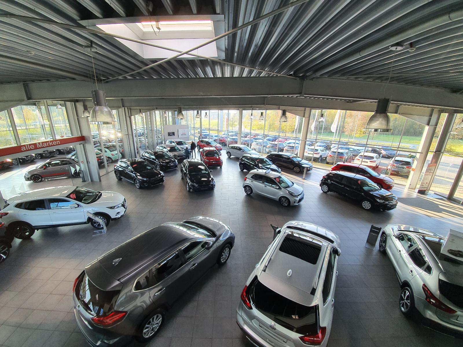 showroom-image-top