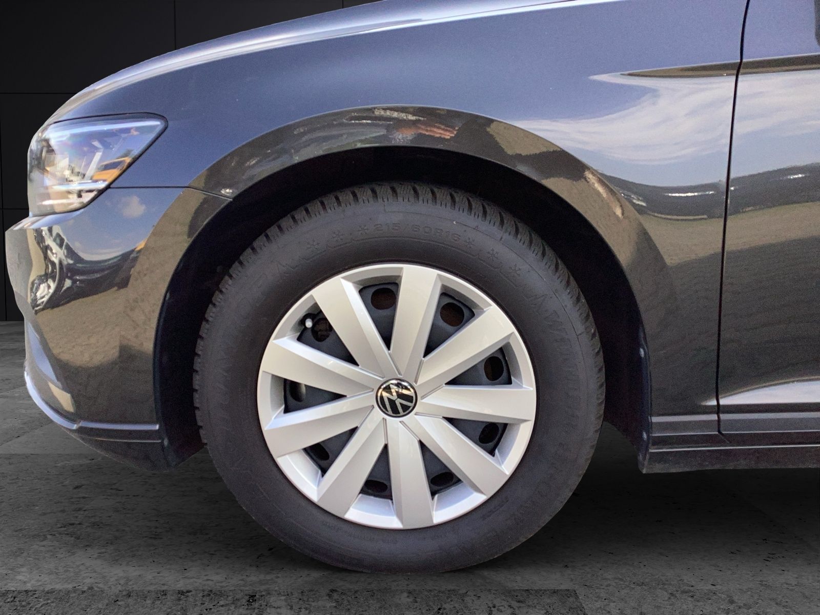 Fahrzeugabbildung Volkswagen Passat Variant TDI Conceptline LED Navi AHK SHZ