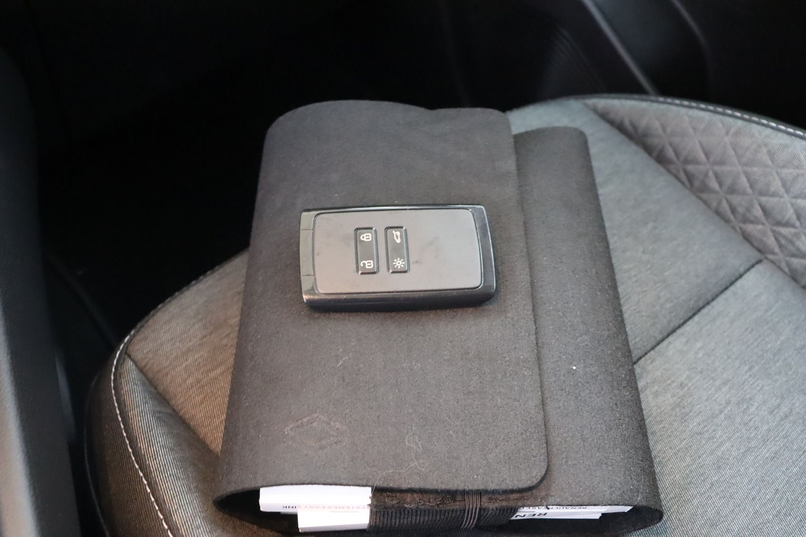 Fahrzeugabbildung Renault Captur II E-Tech Hybrid  * Service neu