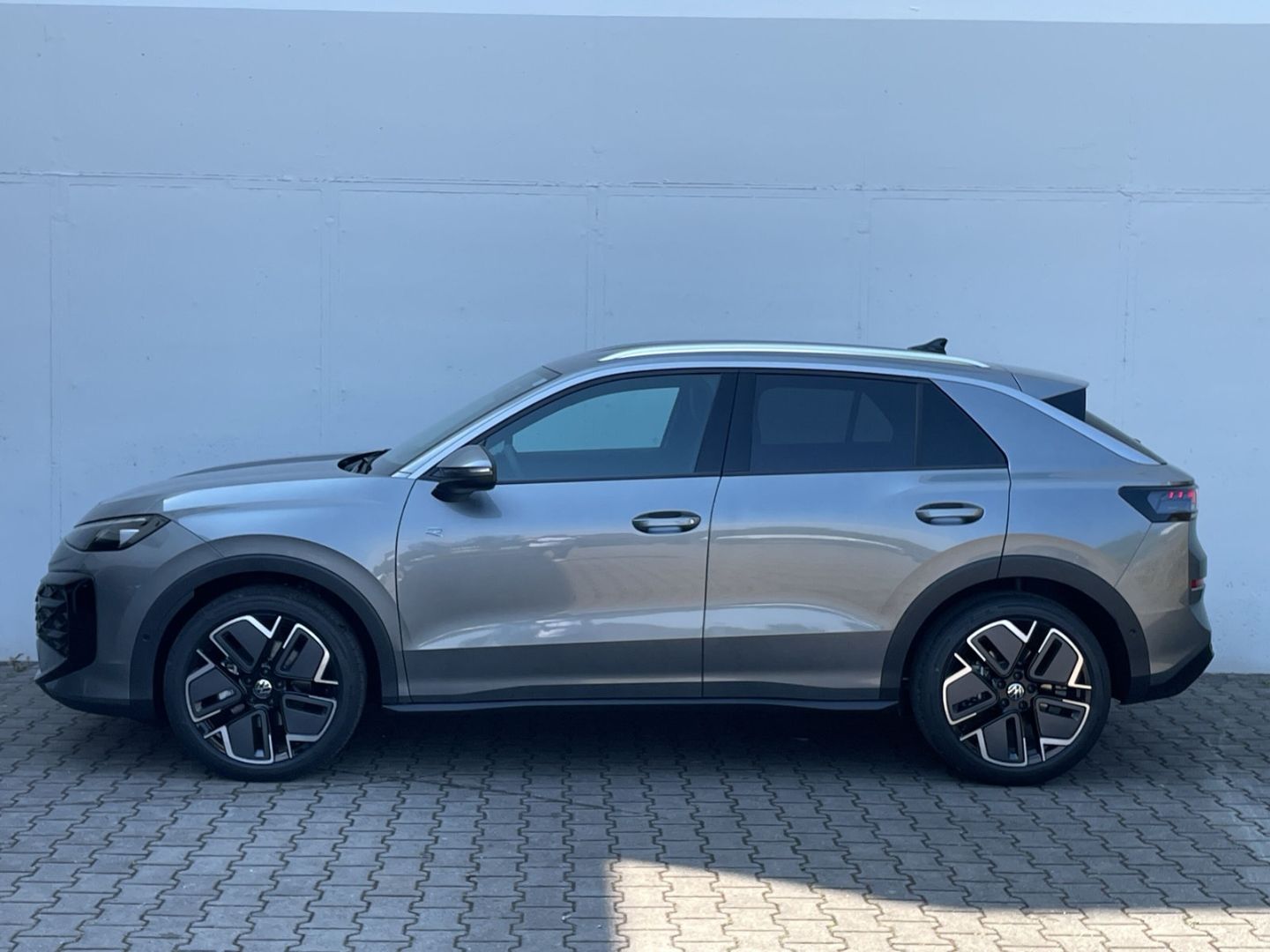 T-Roc R-Line 1.5 eTSI DSG AHK/Kamera/Keyless/ACC
