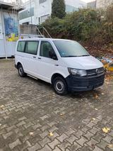 Volkswagen VW T5 Bus 9 Sitzer - Motorschaden - mit Diesel-Antrieb: Motorschaden