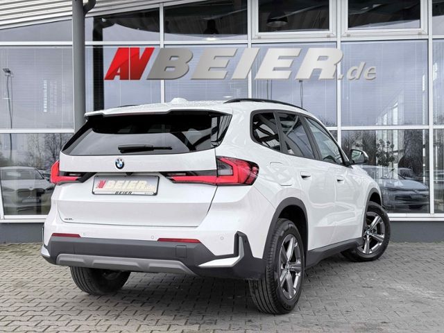 BMW X1 xDrive Panorama Sportsitz AHK adap.LED Drivin foto 3